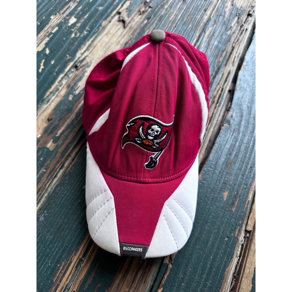 Reebok‎ Tampa Bay Buccaneers NFL Hat Red White Mesh Sideline Cap One Size